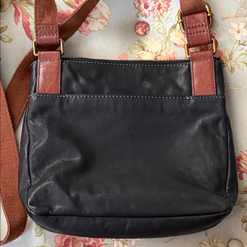 Fossil Black Leather Crossbody with Brown Strap - Picture 3 of 9